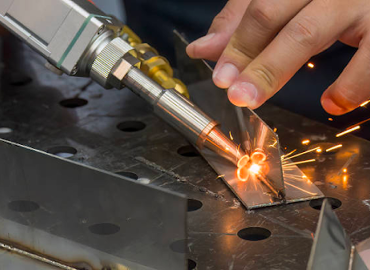 Handheld Laser Welding vs. MIG Welding: Which Technology Suits Your Needs?