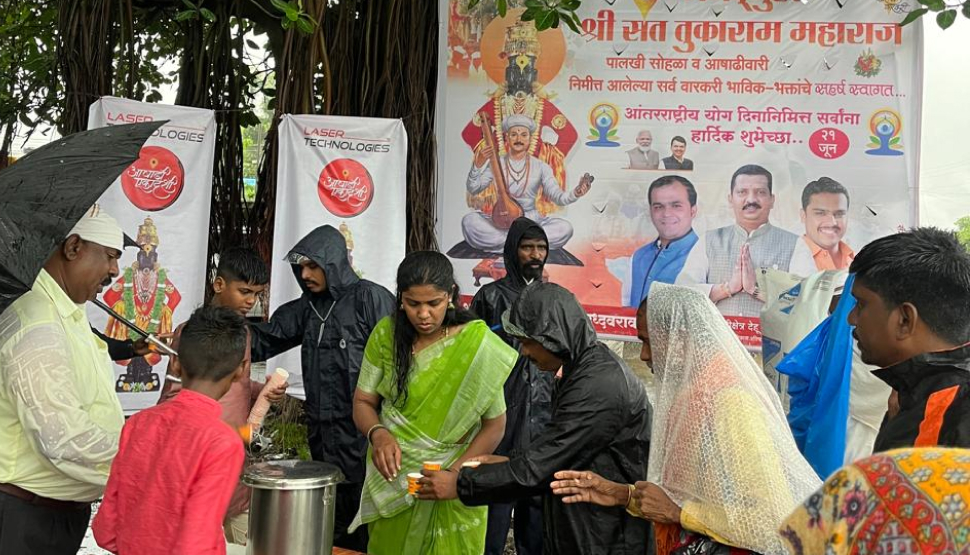 Laser Technologies Extends CSR Arm by Providing Free Meals to Varkaris in Alandi During Vitthal’s Vari